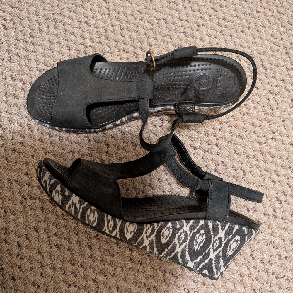 Stylish Black Wedge Sandals